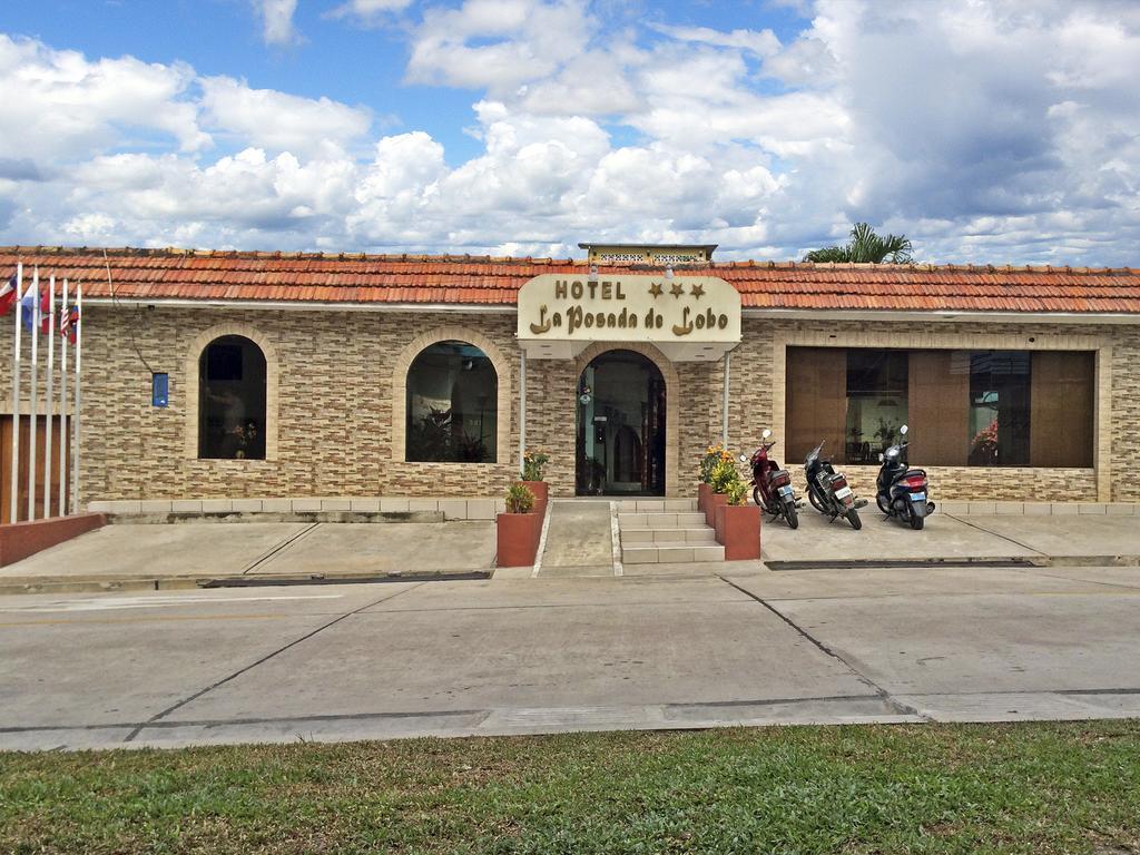 Hotel & Suites La Posada De Lobo Iquitos Exterior photo